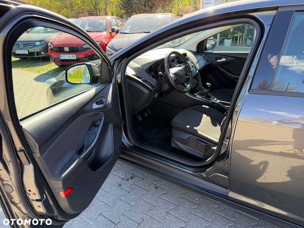Ford Focus 1.6 SYNC Edition - 9