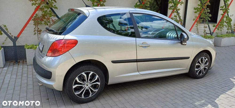 Peugeot 207 - 14