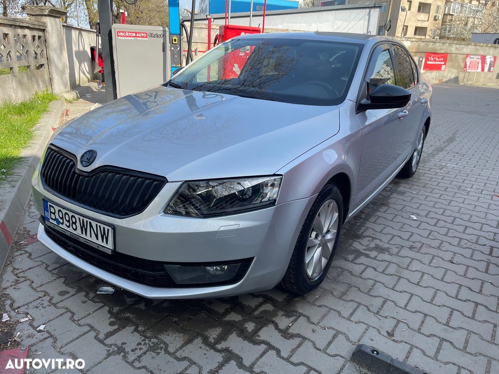 Skoda Octavia 1.6 TDI DSG Style - 1