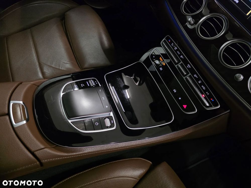 Mercedes-Benz Klasa E 300 de 9G-TRONIC AMG Line - 21