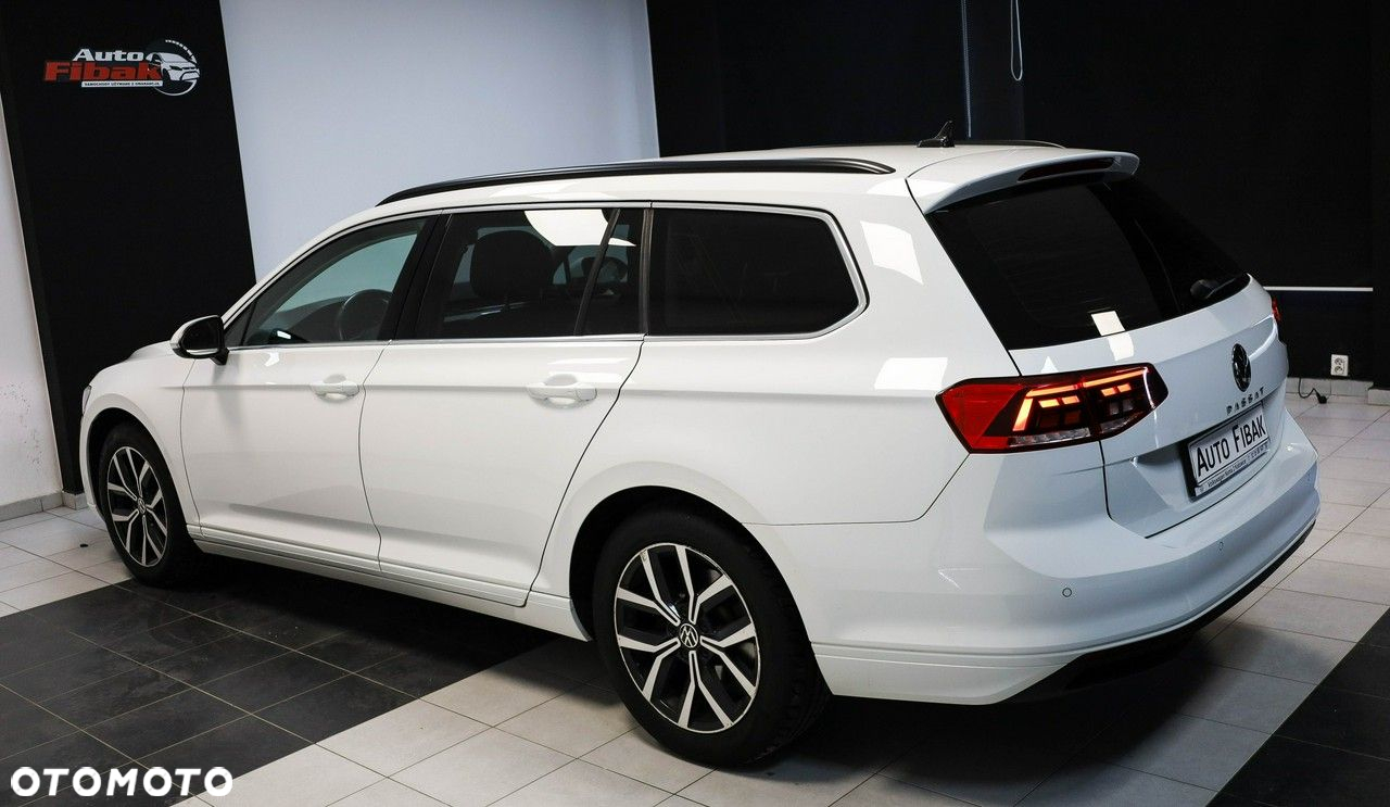 Volkswagen Passat - 10