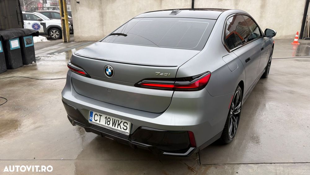 BMW Seria 7 740i - 3