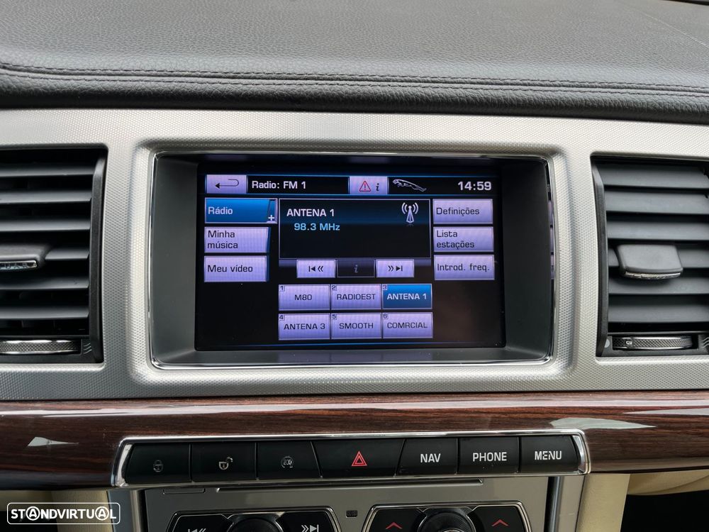 Jaguar XF 2.2 D Luxury - 45