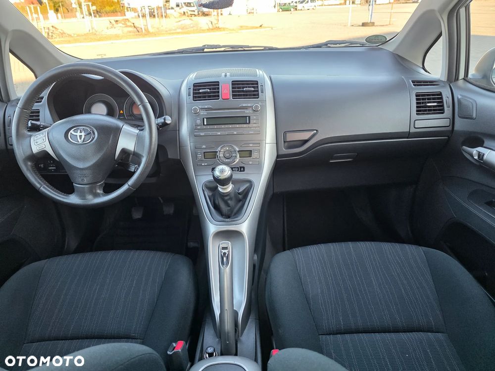 Toyota Auris 1.6 Life - 22