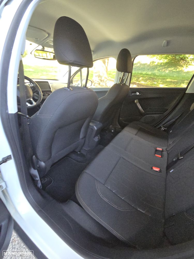 Peugeot 2008 - 29