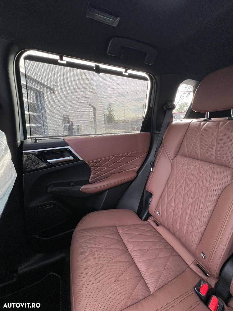 Mitsubishi Outlander 2.4 L 4X4 PHEV Instyle Ultimate - 9