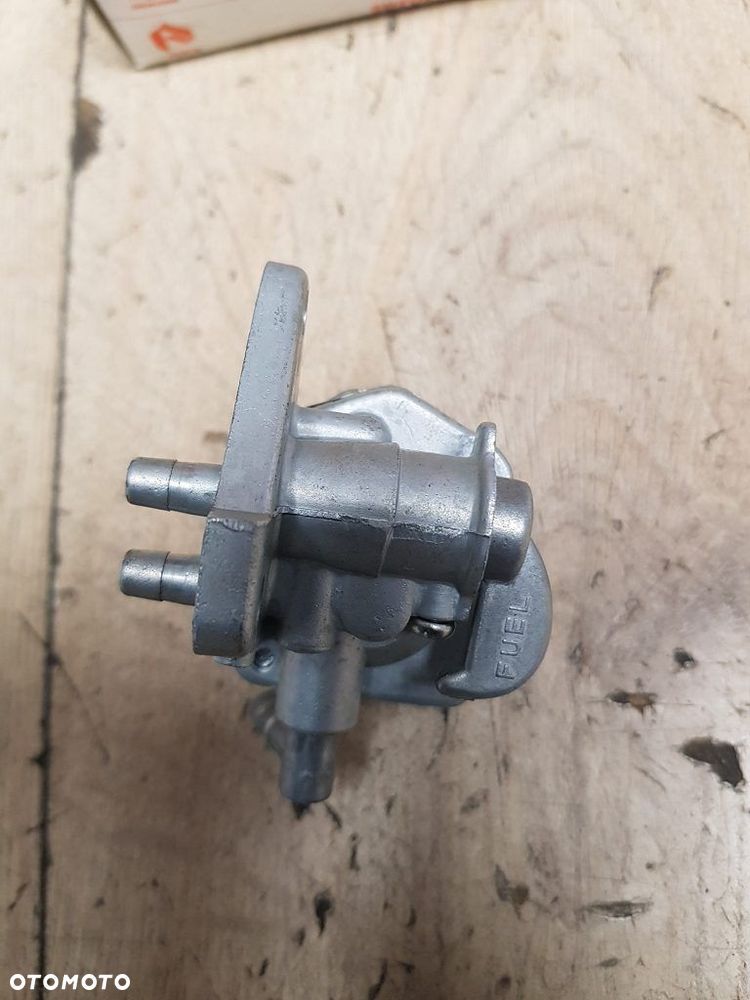 Kranik paliwa Suzuki FA50  44300-02261 - 8