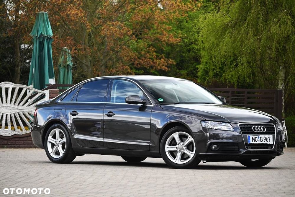 Audi A4 Limousine - 12
