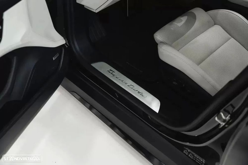 Porsche Taycan Turbo - 20