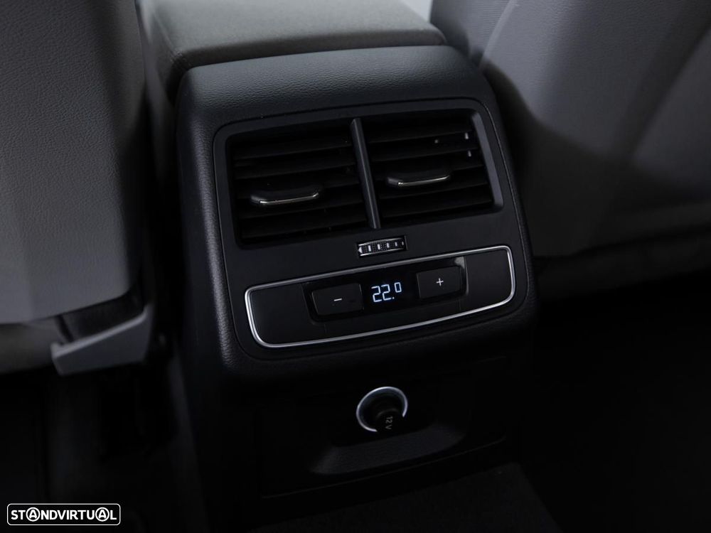 Audi A4 Avant 2.0 TDI Advance - 22
