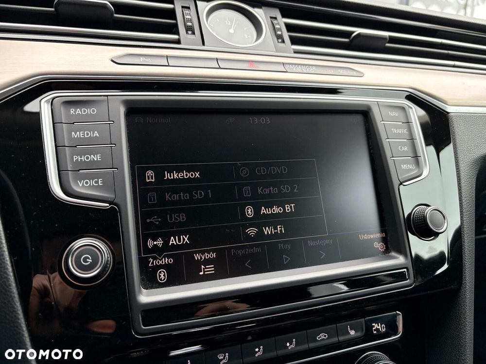 Volkswagen Passat - 32