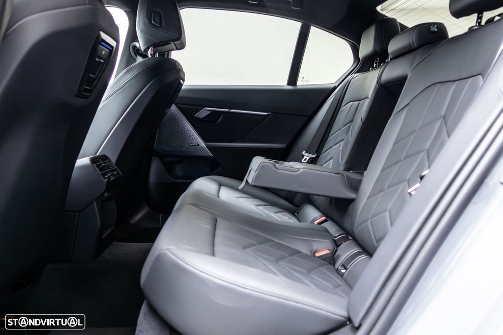 BMW i5 eDrive40 Pack Desportivo M - 35