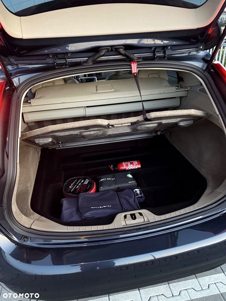 Volvo V60 D4 Geartronic Momentum - 12