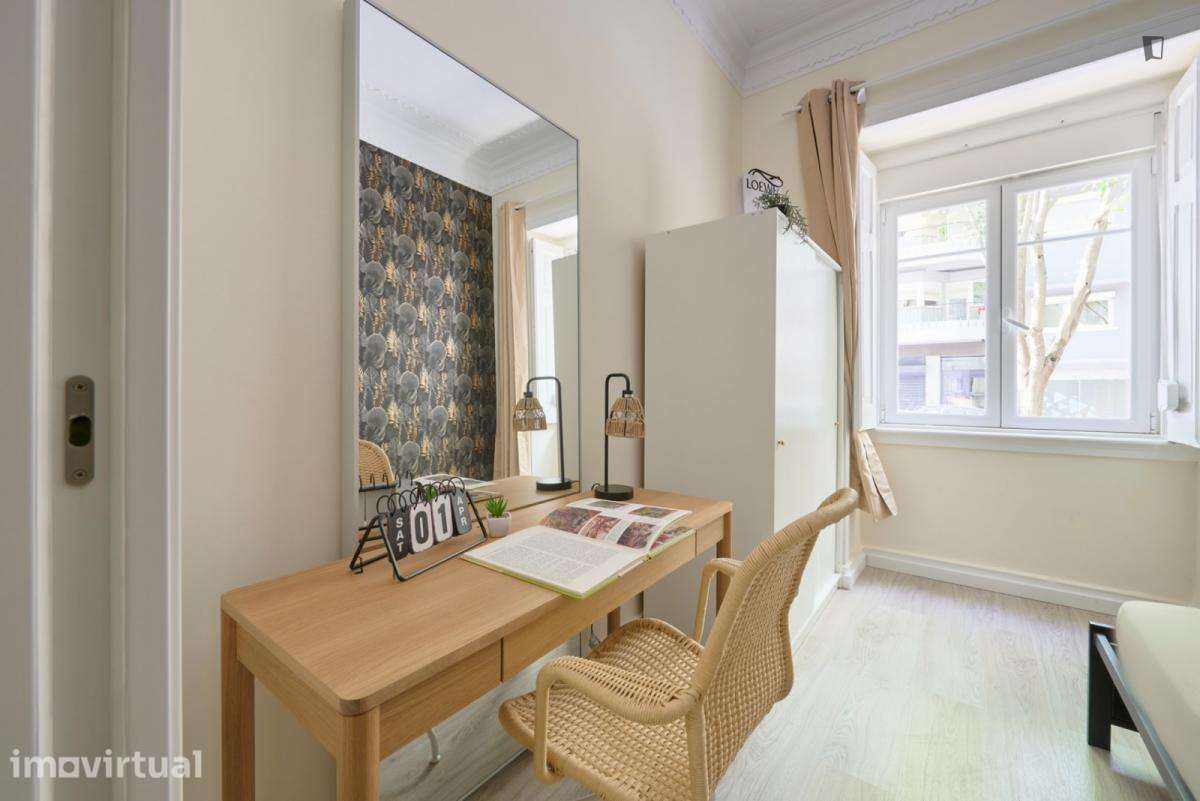 Quarto - localizado em Marquês de Pombal Lisbon - Grande imagem: 3/38