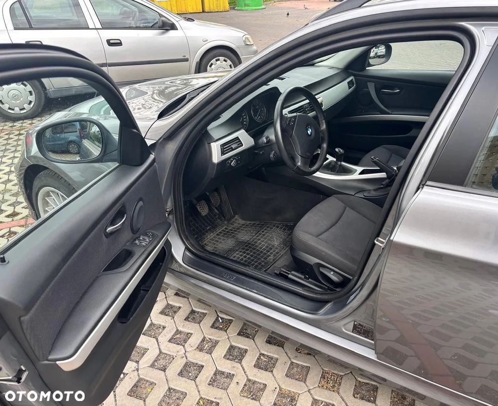 BMW Seria 3 318i Edition Lifestyle - 4