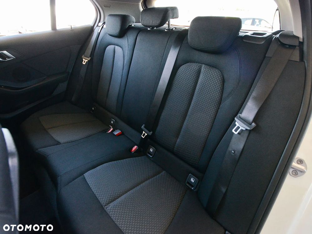 BMW Seria 1 118i Advantage - 23
