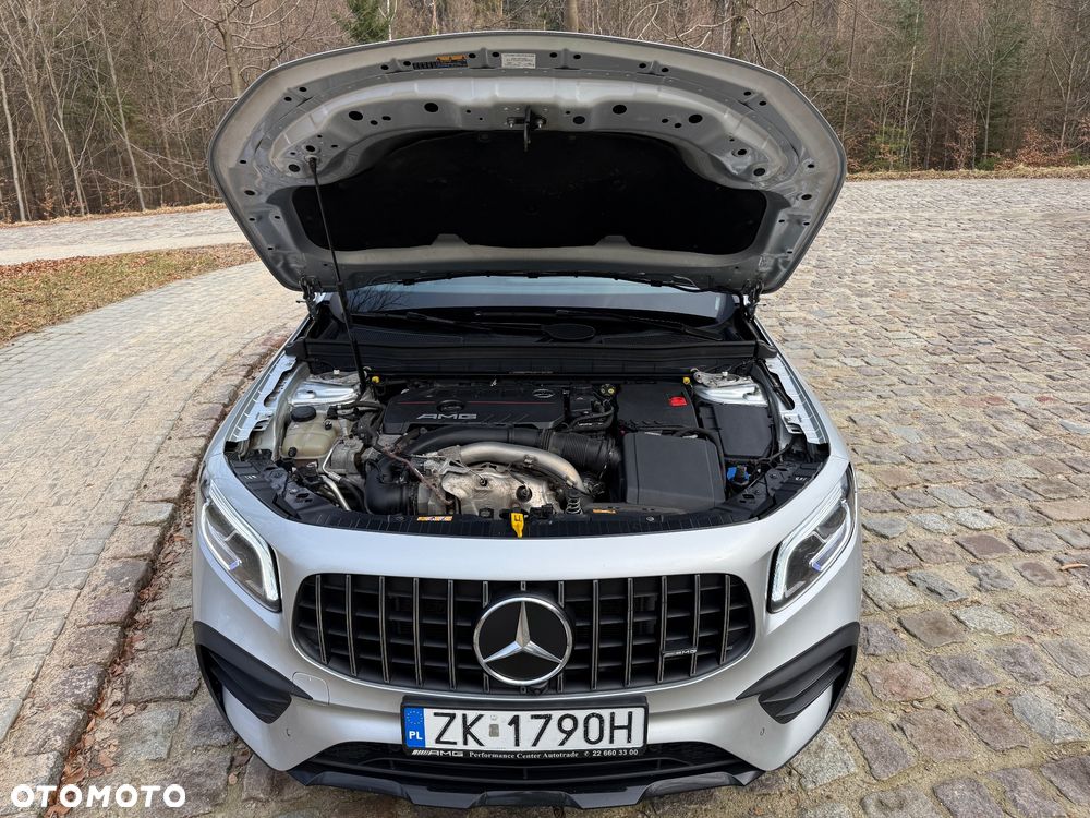 Mercedes-Benz GLB - 16