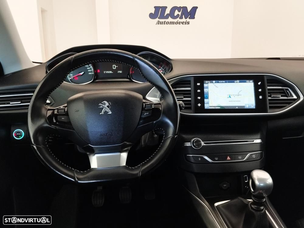 Peugeot 308 1.2 PureTech Allure - 28