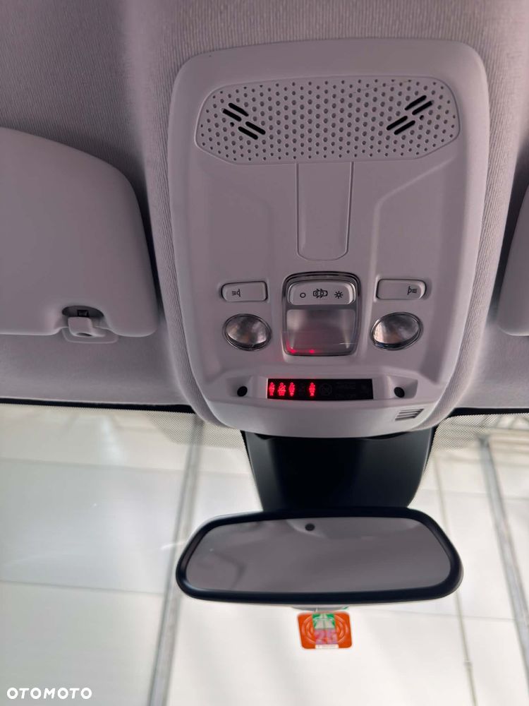 Peugeot 208 PureTech 100 EAT8 Allure - 10