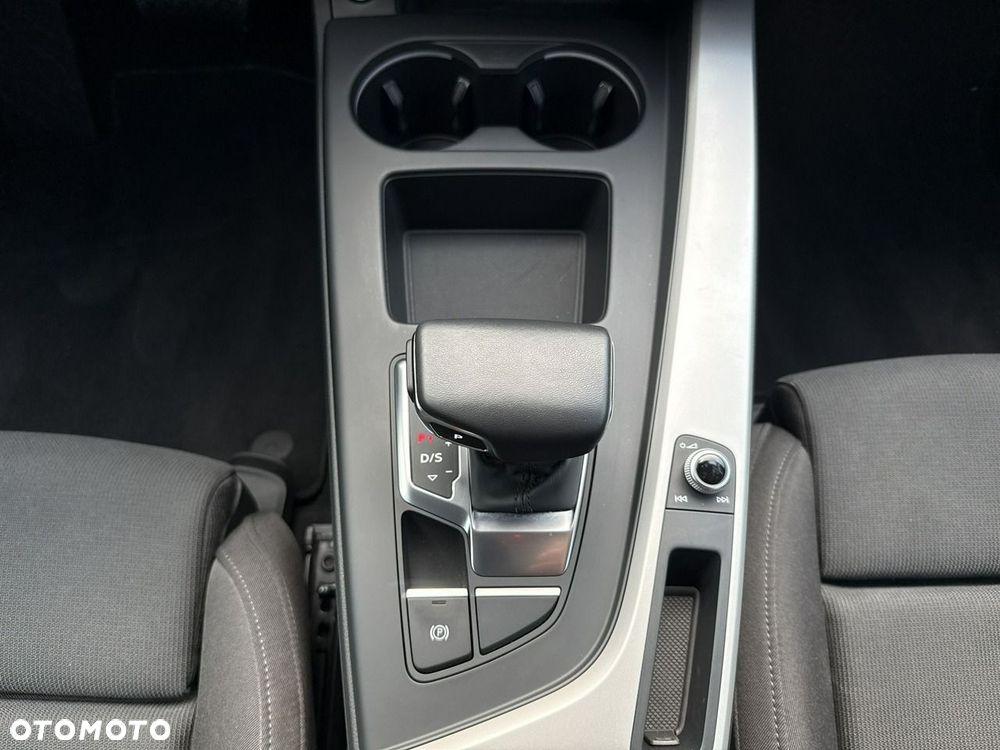 Audi A4 Limousine 35 TFSI mHEV S tronic - 24