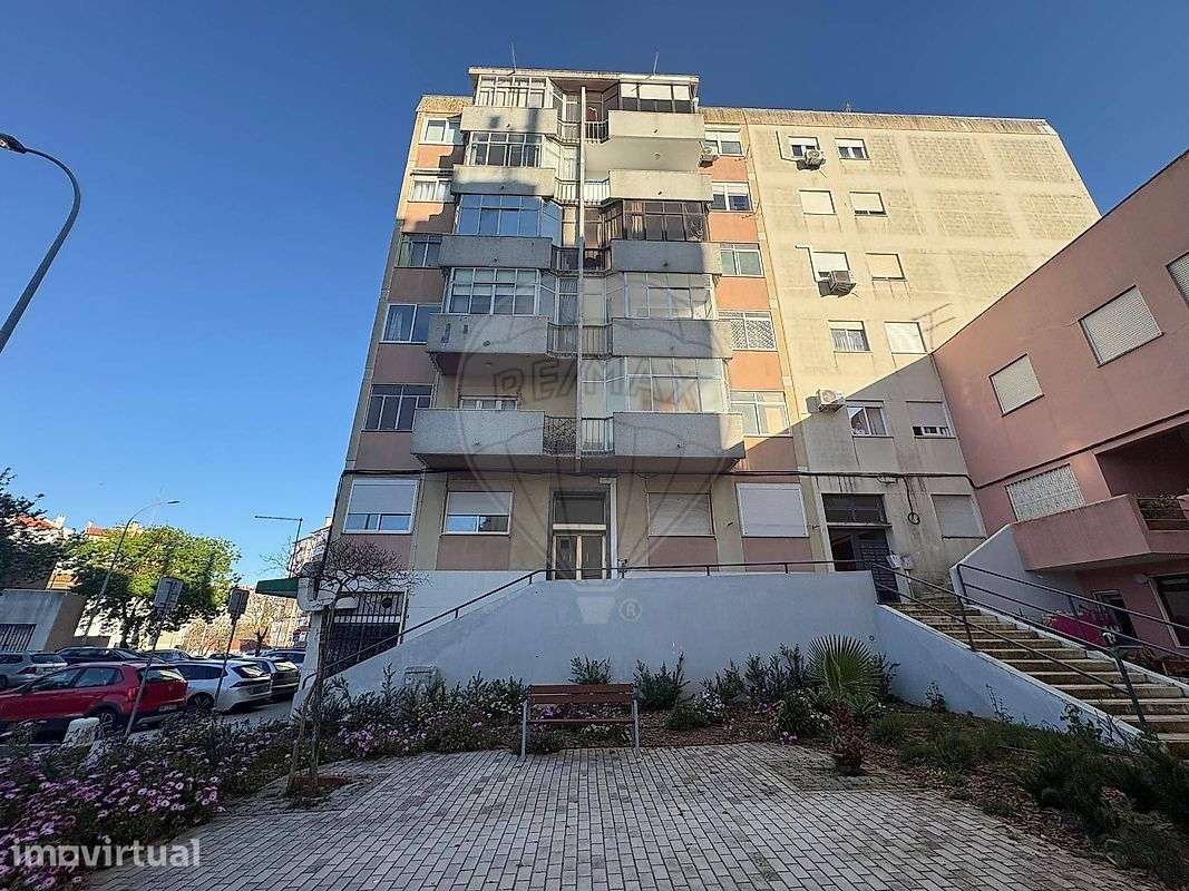 Apartamento T2 para arrendamento - Grande imagem: 2/17