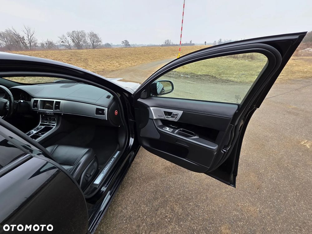 Jaguar XF 3.0 T AWD Classic - 26