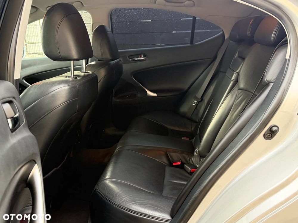 Lexus IS 250 Prestige - 15