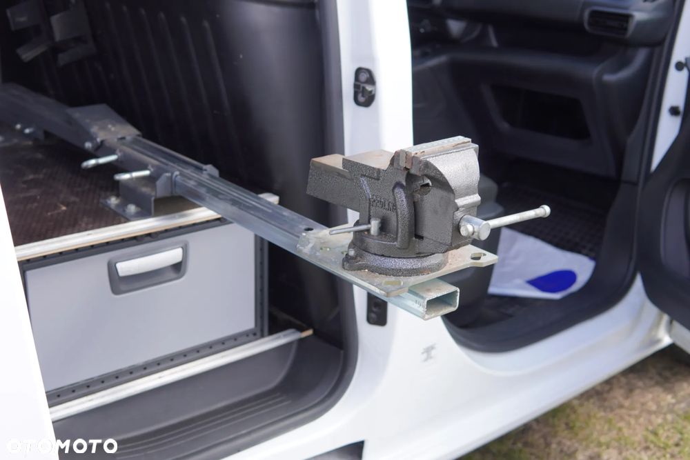 Opel Combo Van 1.2 Enjoy 110KM 4d Long - 26