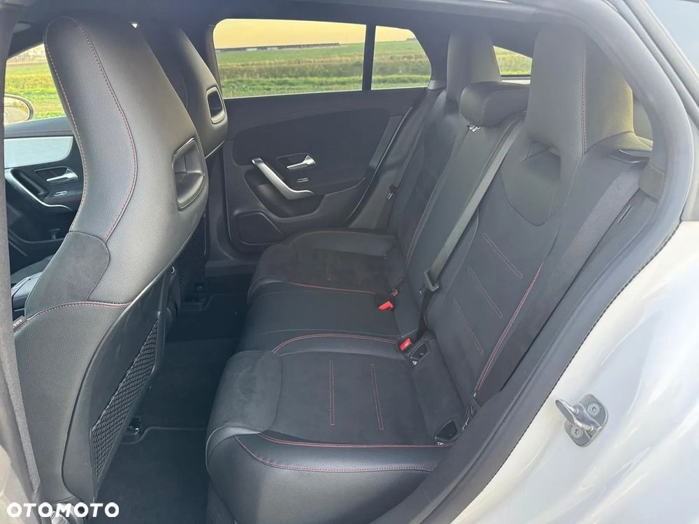 Mercedes-Benz CLA 200 d AMG Line 8G-DCT - 15