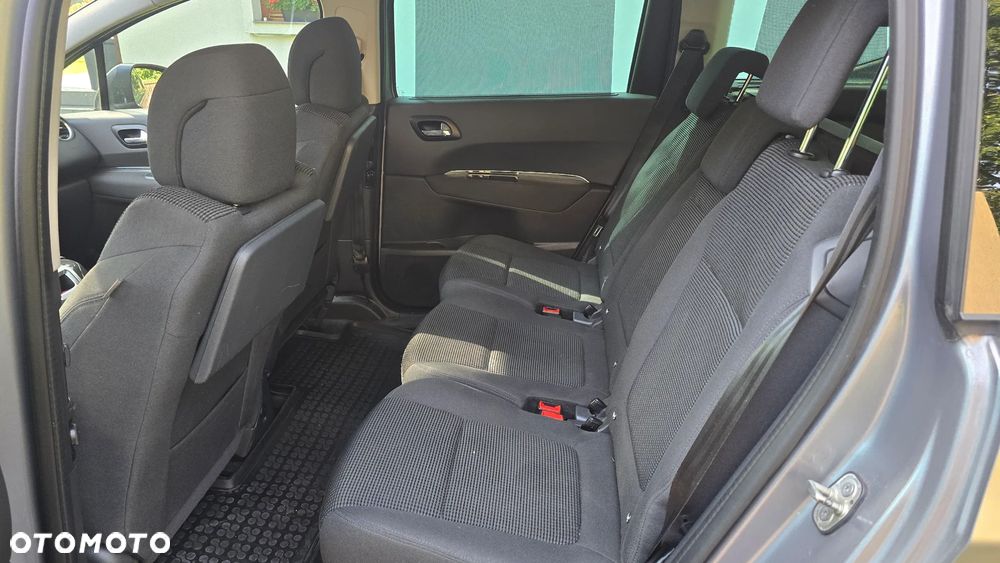 Peugeot 5008 2.0 HDi Allure 7os - 8