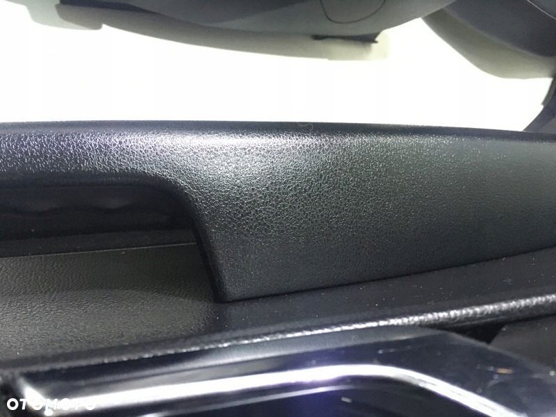 MERCEDES W 204 SEDAN KANAPA FOTELE BOCZKI - 12