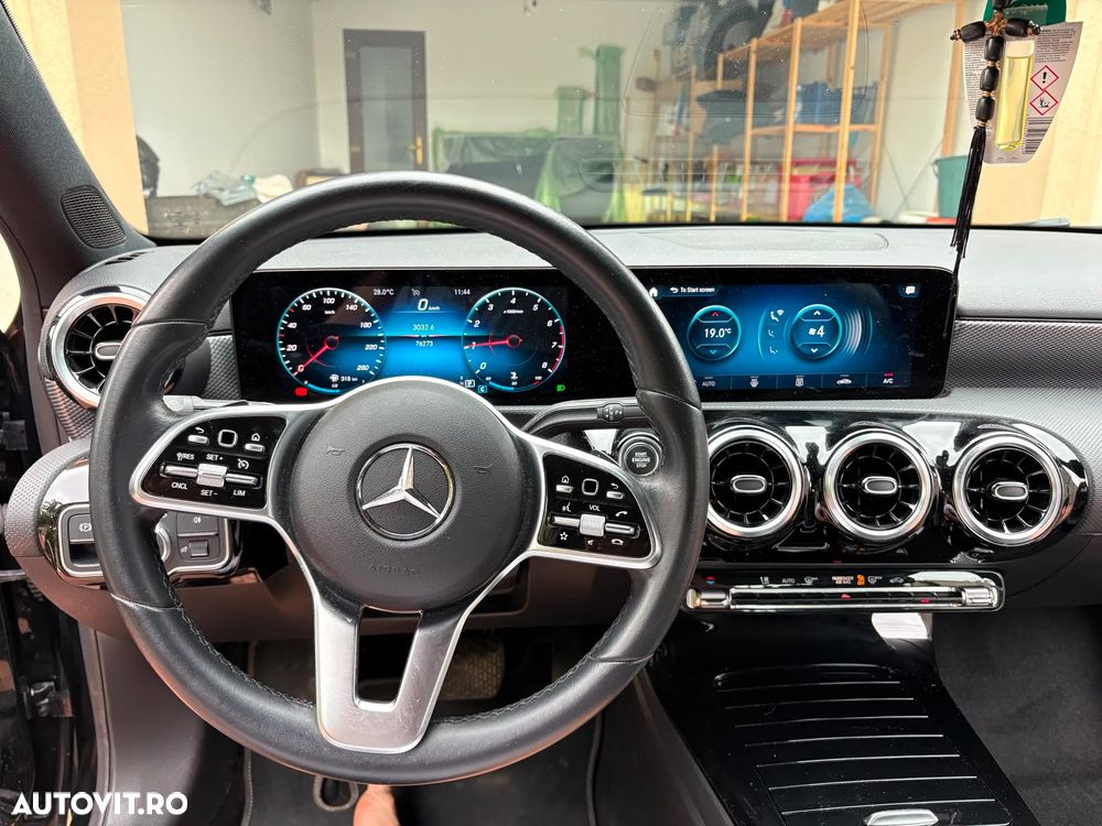 Mercedes-Benz A 180 7G-DCT Special Edition - 8