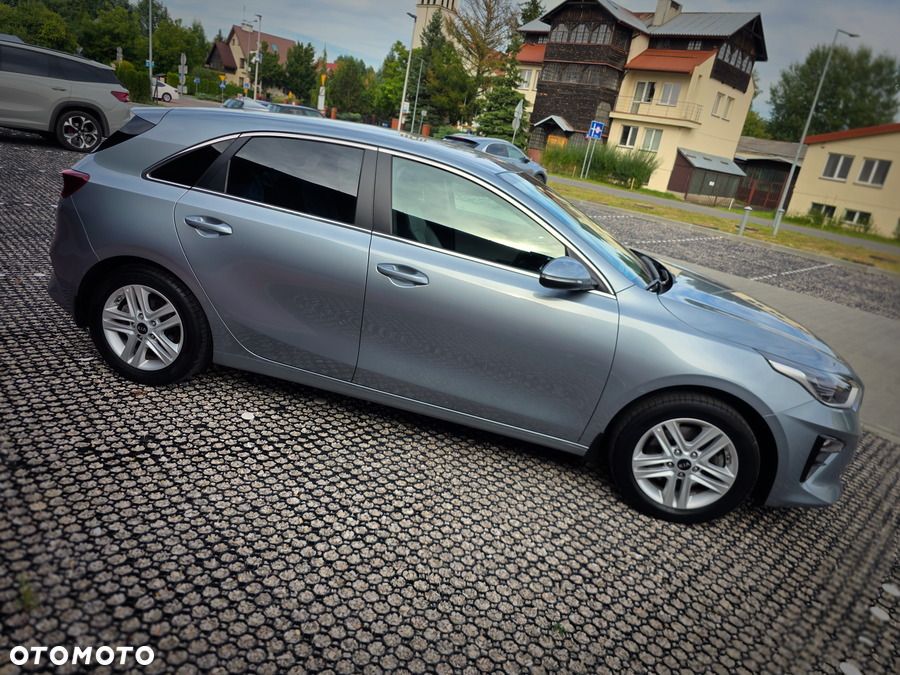 Kia Ceed 1.4 L - 5