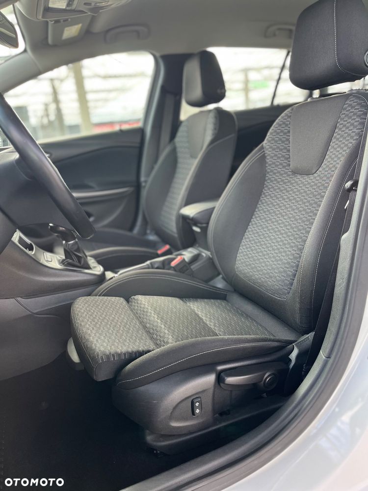 Opel Astra 1.6 CDTI Enjoy - 19