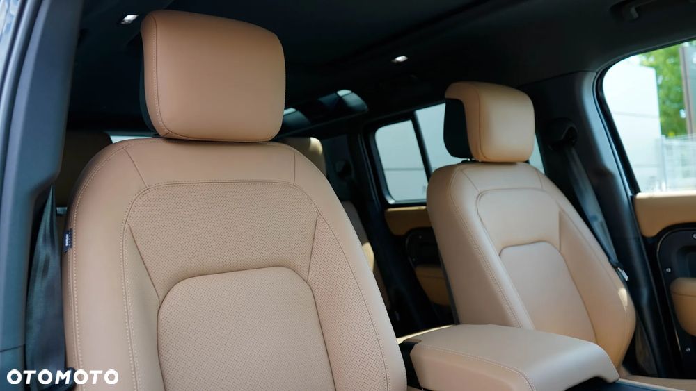 Land Rover Defender 3.0 D350 mHEV X-Dynamic HSE - 26