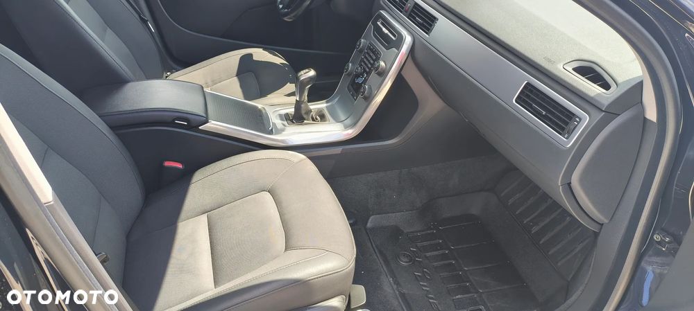 Volvo V70 D4 Momentum - 26