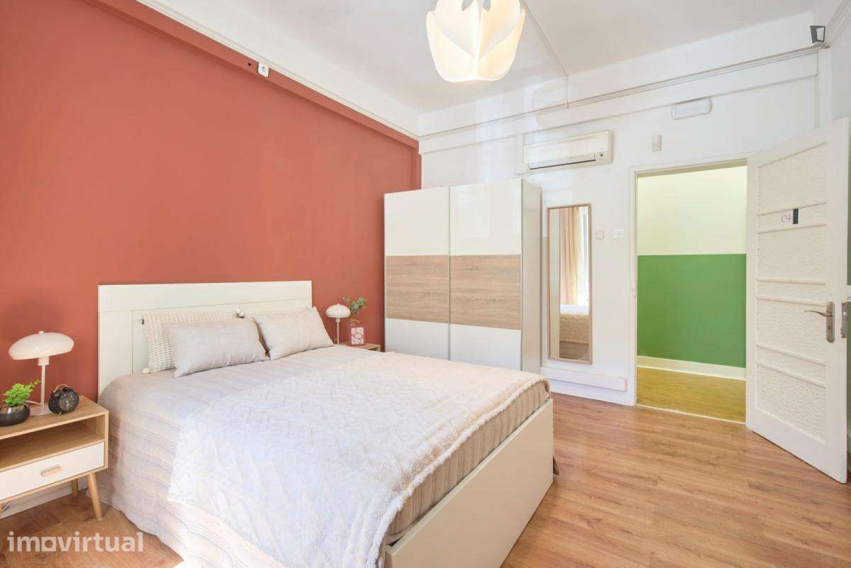Quarto - localizado em Marquês de Pombal Lisbon - Grande imagem: 2/31