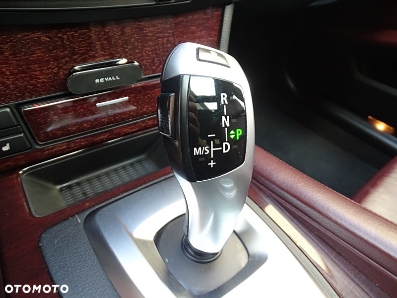 BMW Seria 5 530xi Touring Edition Exclusive - 23