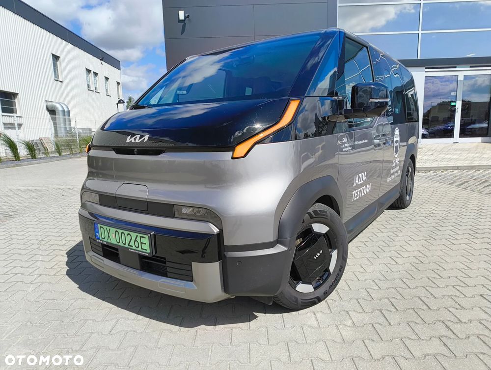 Kia PV5 - 1