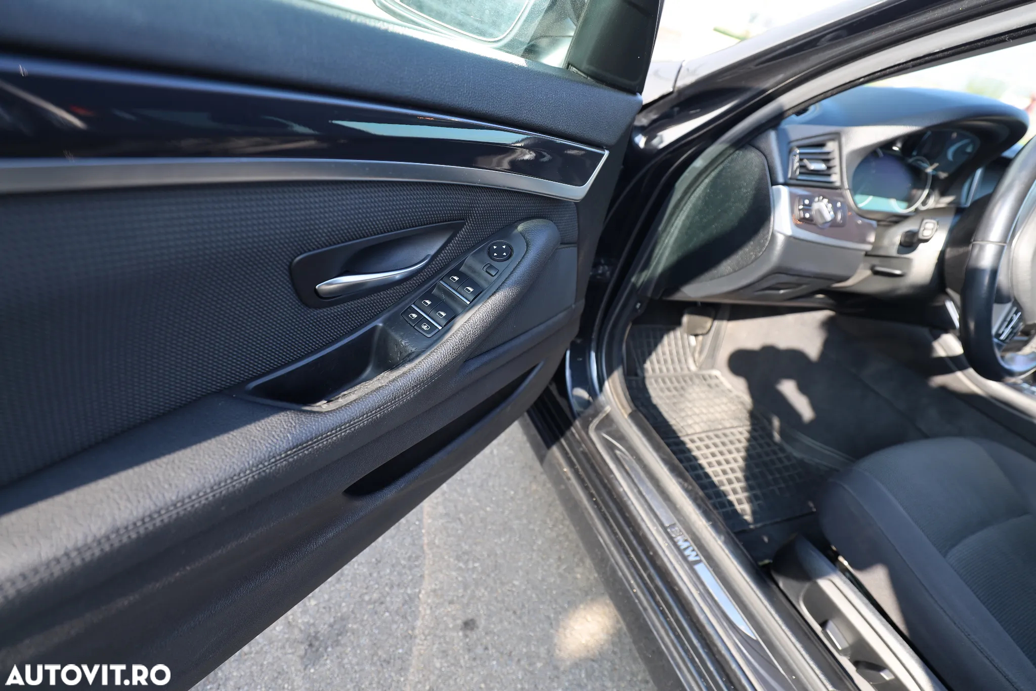 BMW Seria 5 520d xDrive AT - 16