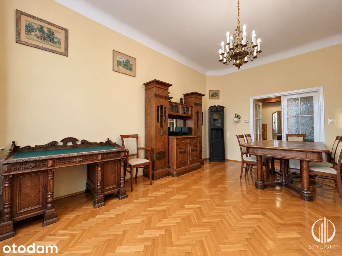 Przestronne mieszkanie w zabytkowej kamienicy