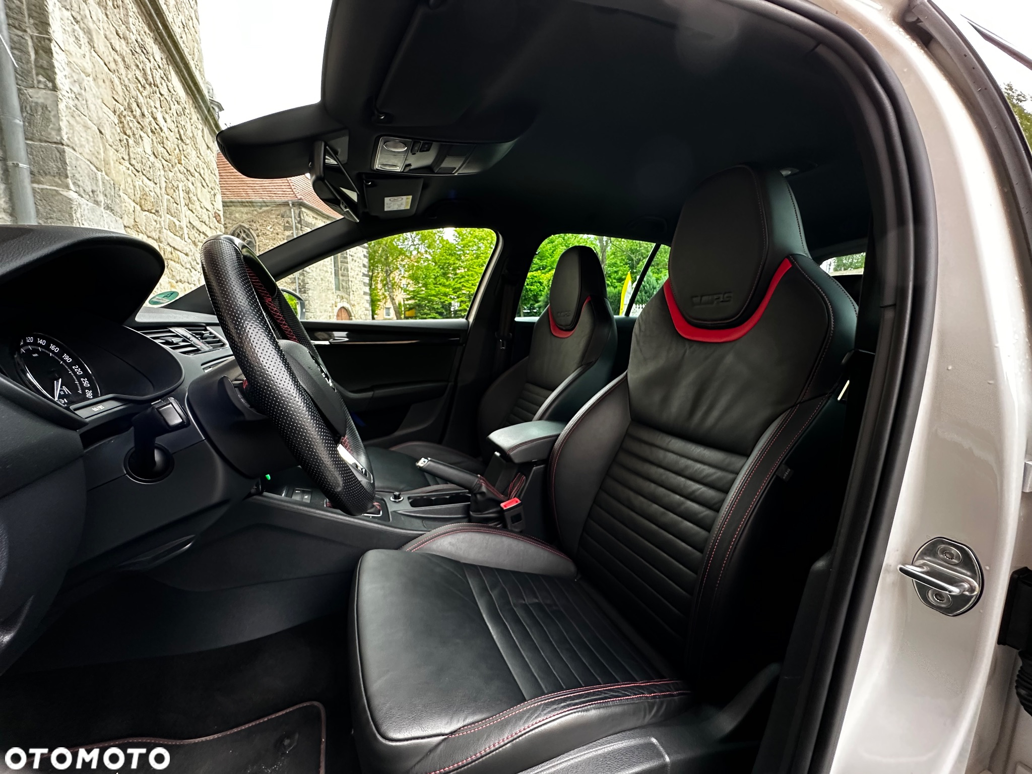 Skoda Octavia 2.0 TDI RS DSG - 9