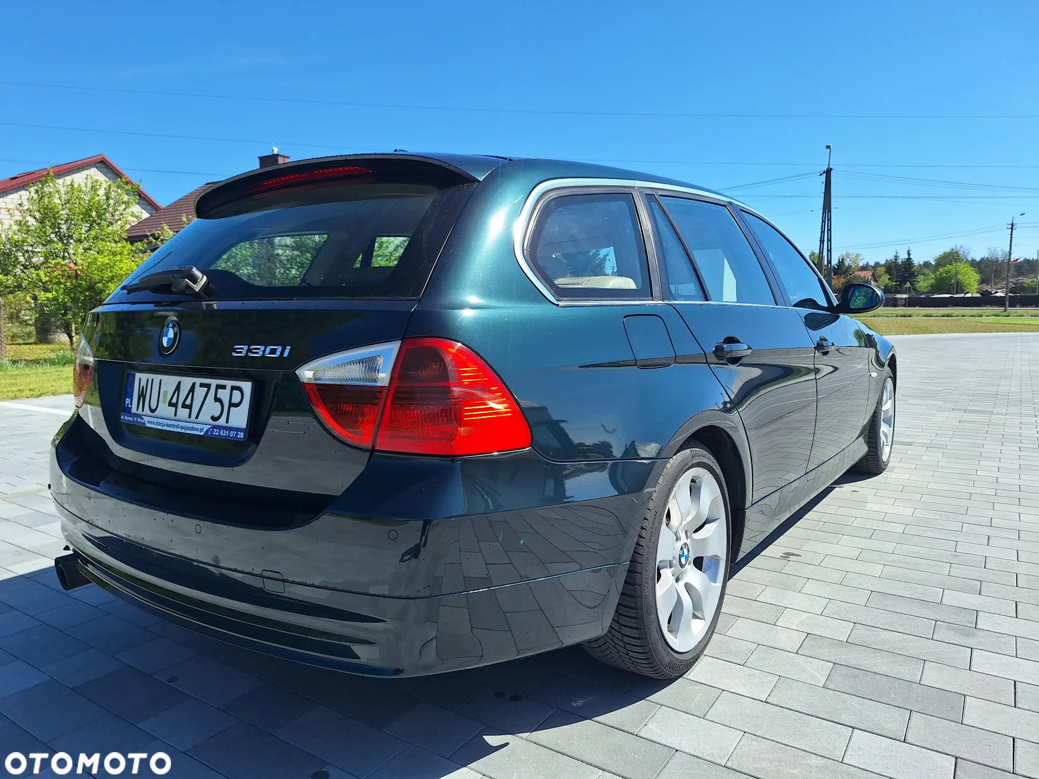 BMW Seria 3 330i Touring - 12