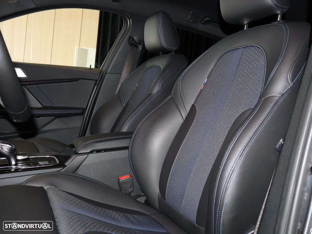 BMW 118 i Aut. M Sport - 23