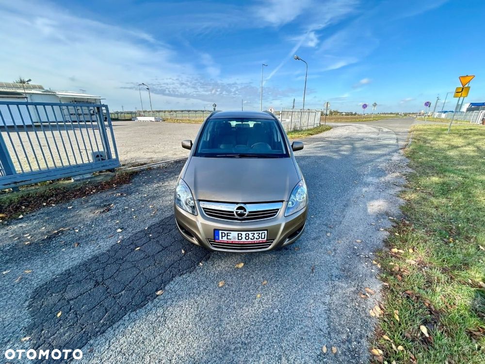 Opel Zafira - 25
