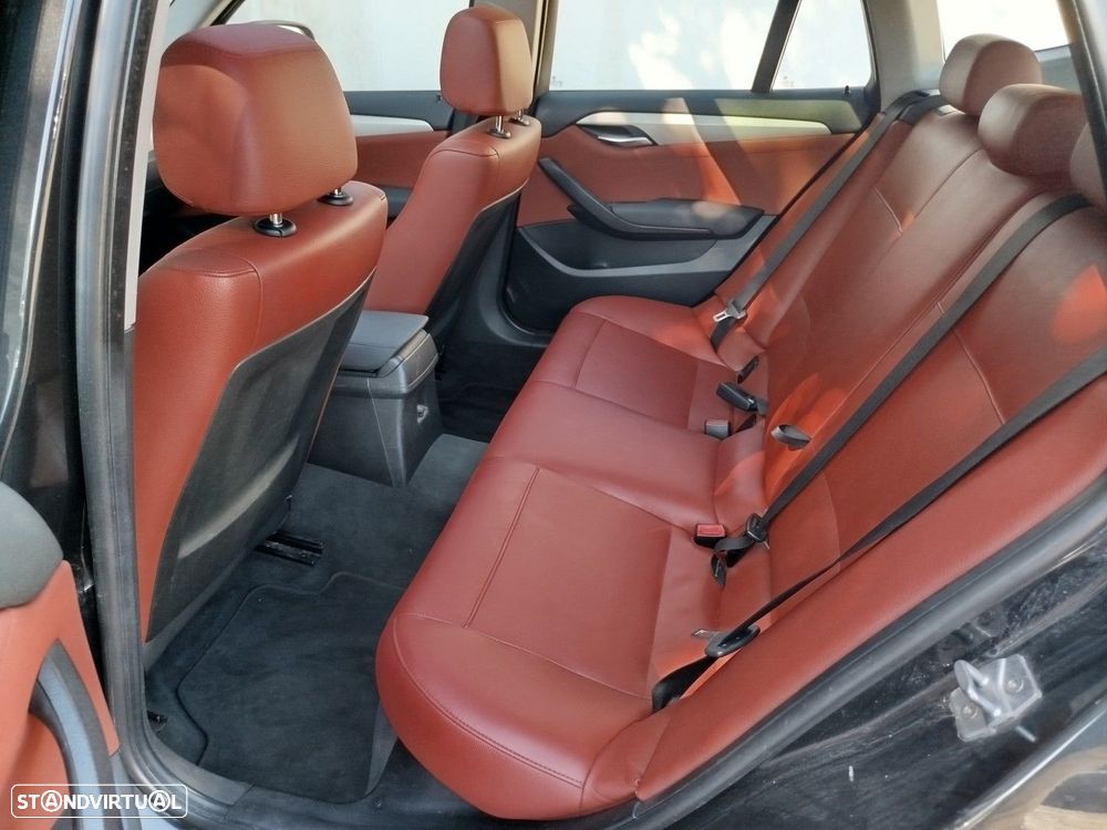 BMW X1 18 d sDrive - 22