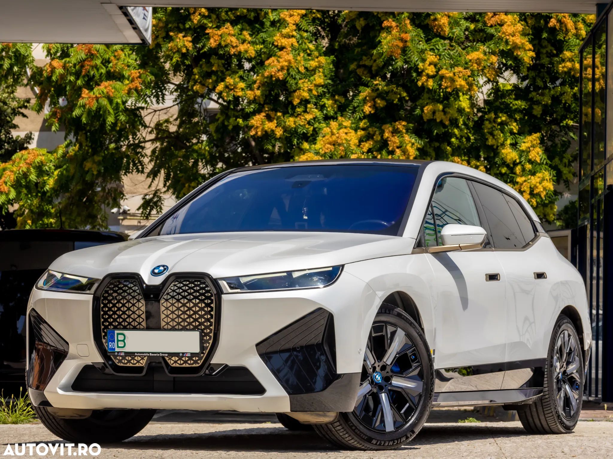 BMW iX xDrive40 - 1
