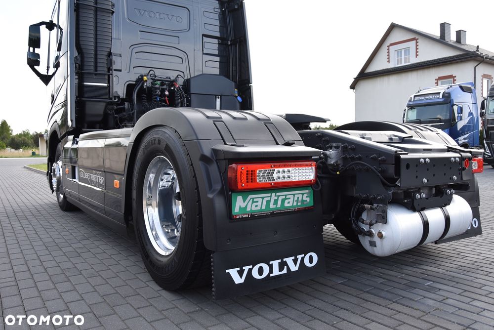 Volvo FH5 500 I-SAVE / GLOBETROTTER XL / FULL-LED / KLIMA POSTOJOWA / NAWIGACJA / KAMERY / TV / FULL OPCJA / LAKIER METALIC / ALUFELGI /SALON PL ! ! ! - 13