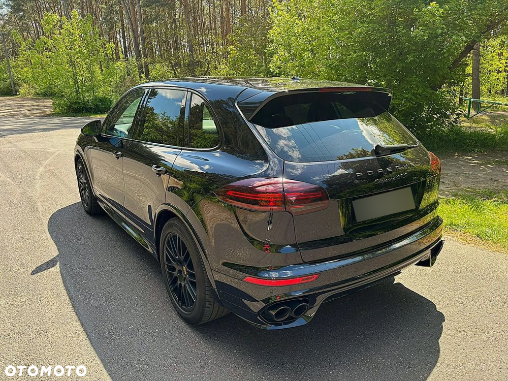 Porsche Cayenne GTS - 4
