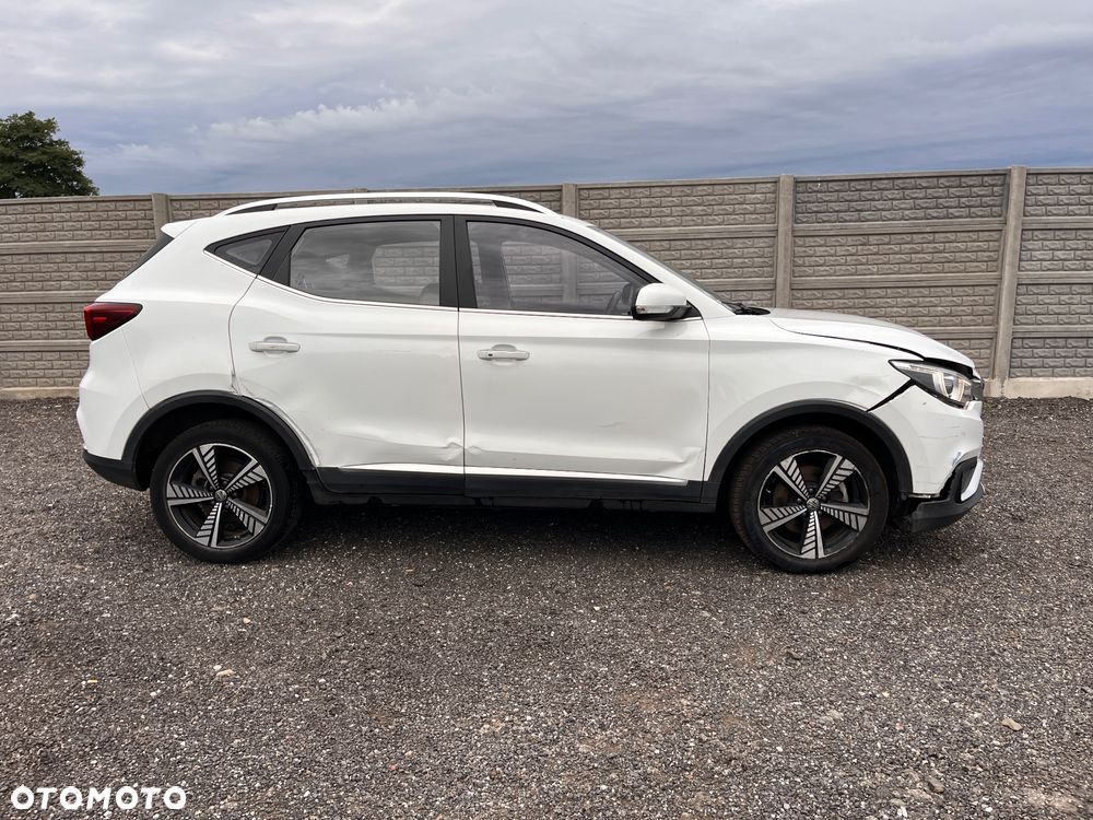 MG ZS - 1